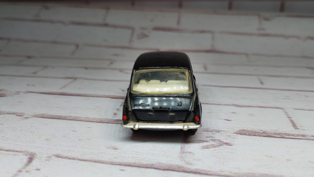 Collectible car 1/43 1970s innocenti morris im3