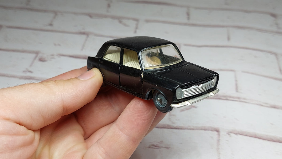 Collectible car 1/43 1970s innocenti morris im3
