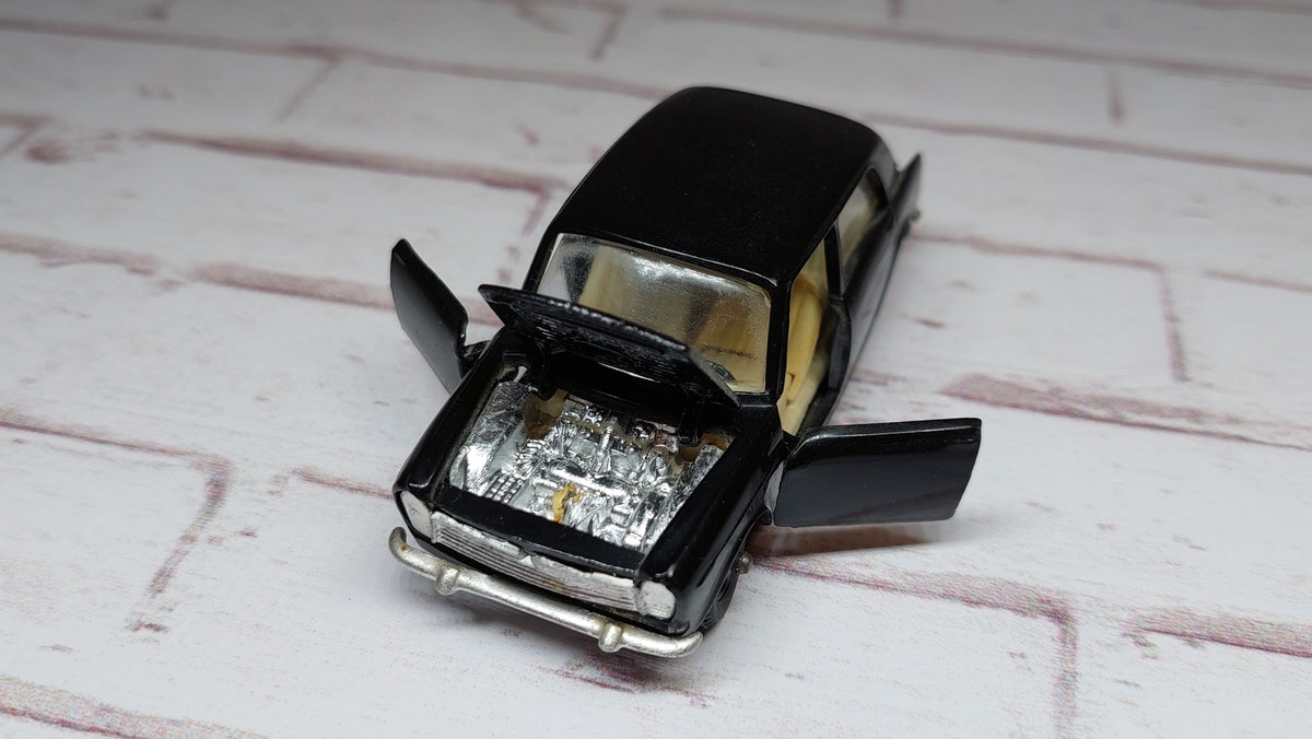 Collectible car 1/43 1970s innocenti morris im3