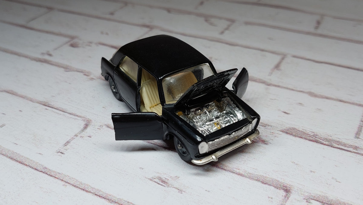 Collectible car 1/43 1970s innocenti morris im3
