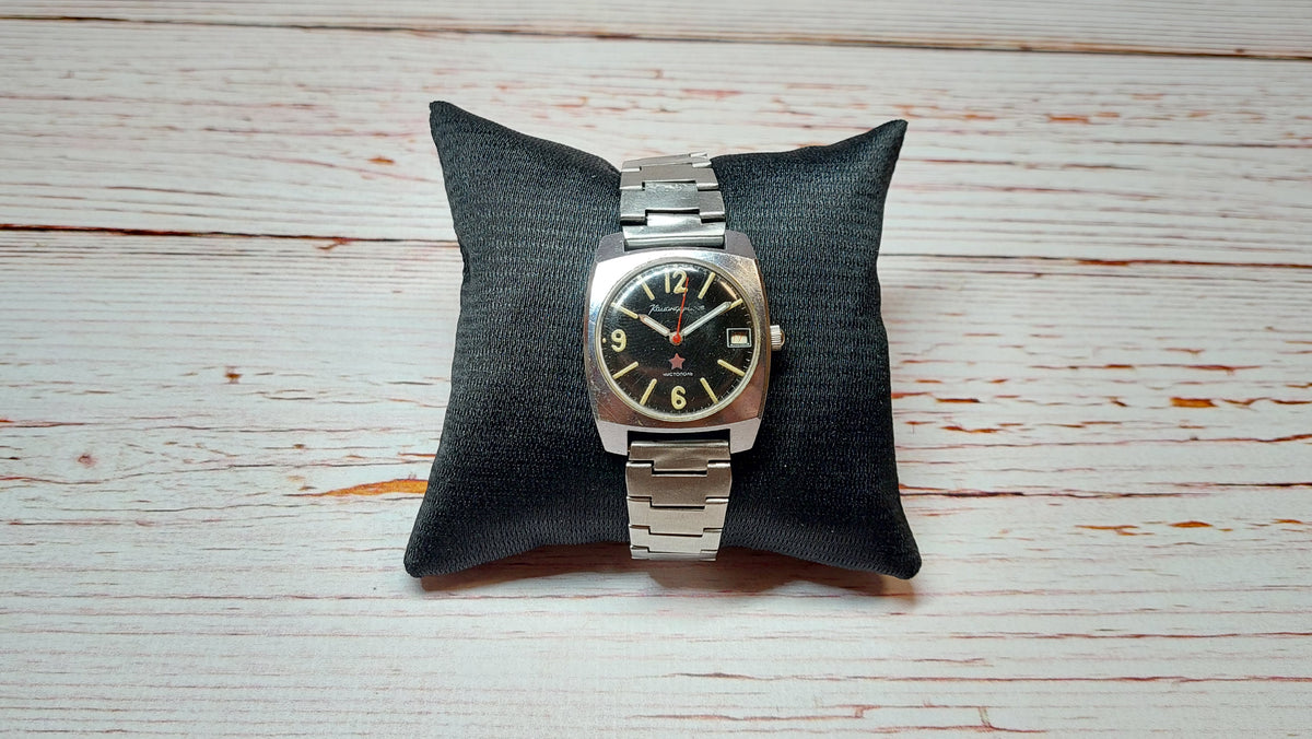 Soviet vintage watch VOSTOK commander mechanical mechanical watch USSR.