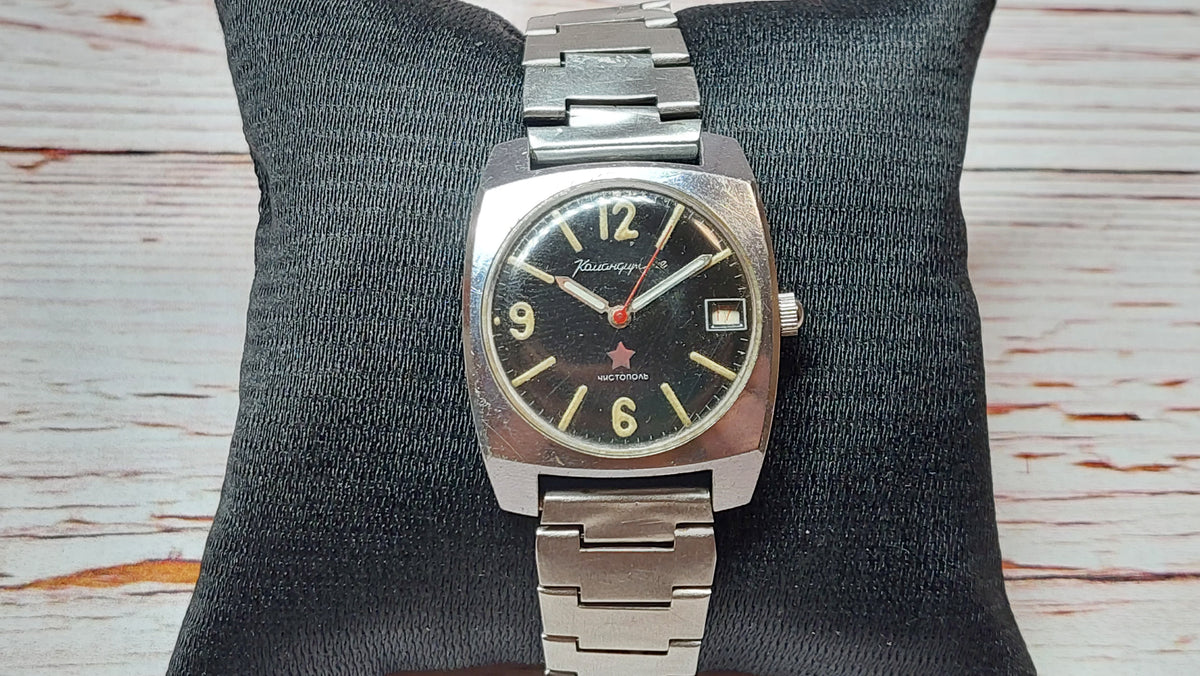 Soviet vintage watch VOSTOK commander mechanical mechanical watch USSR.