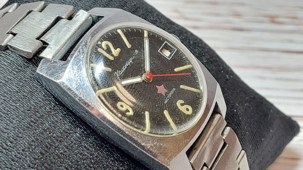 Soviet vintage watch VOSTOK commander mechanical mechanical watch USSR.