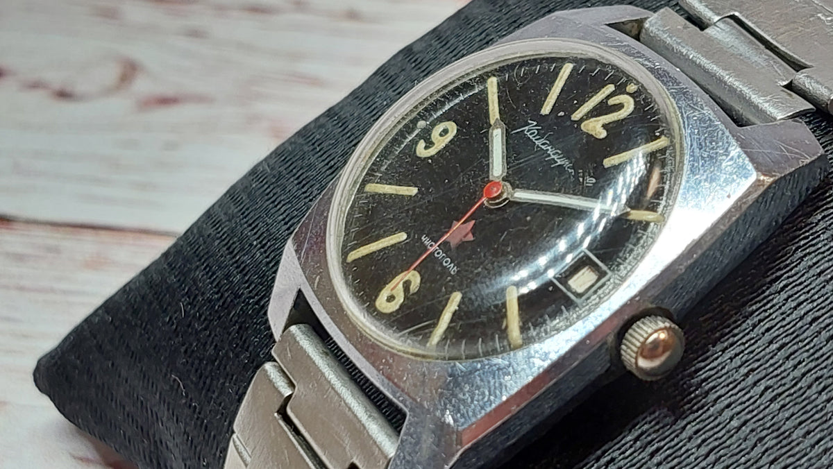 Soviet vintage watch VOSTOK commander mechanical mechanical watch USSR.