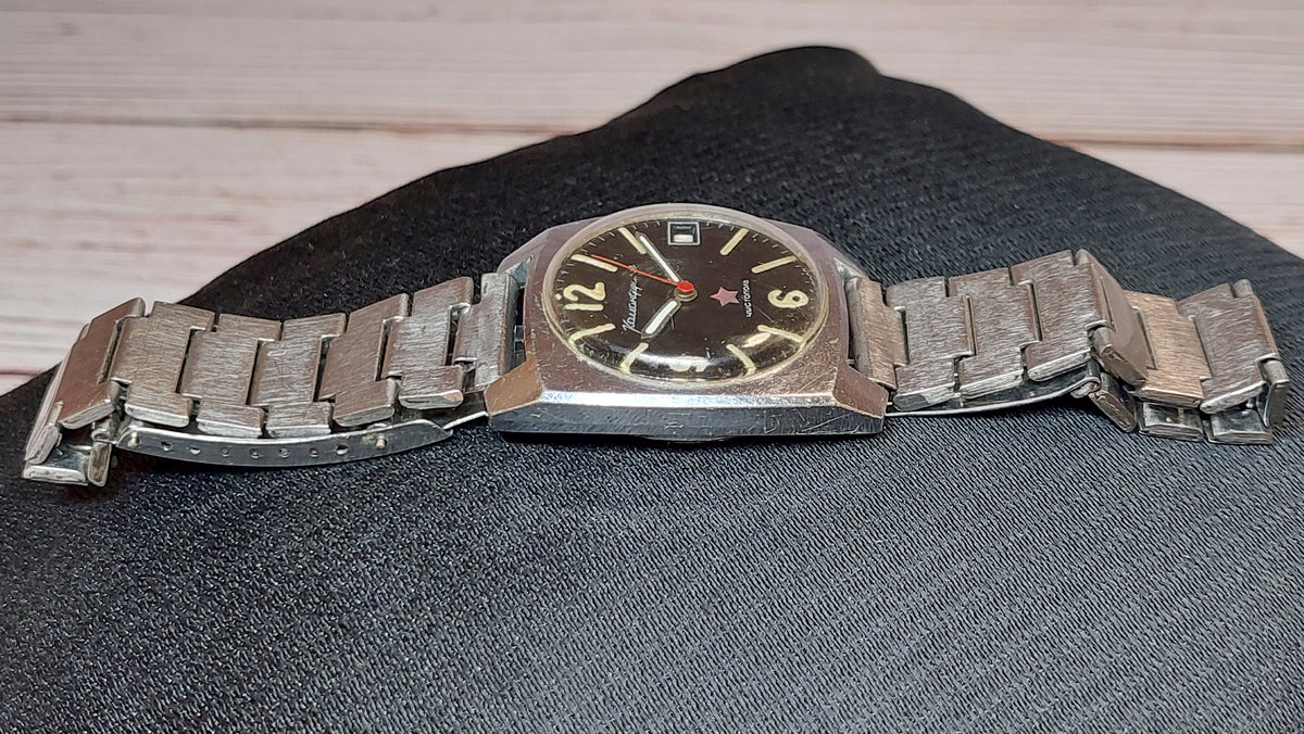 Soviet vintage watch VOSTOK commander mechanical mechanical watch USSR.