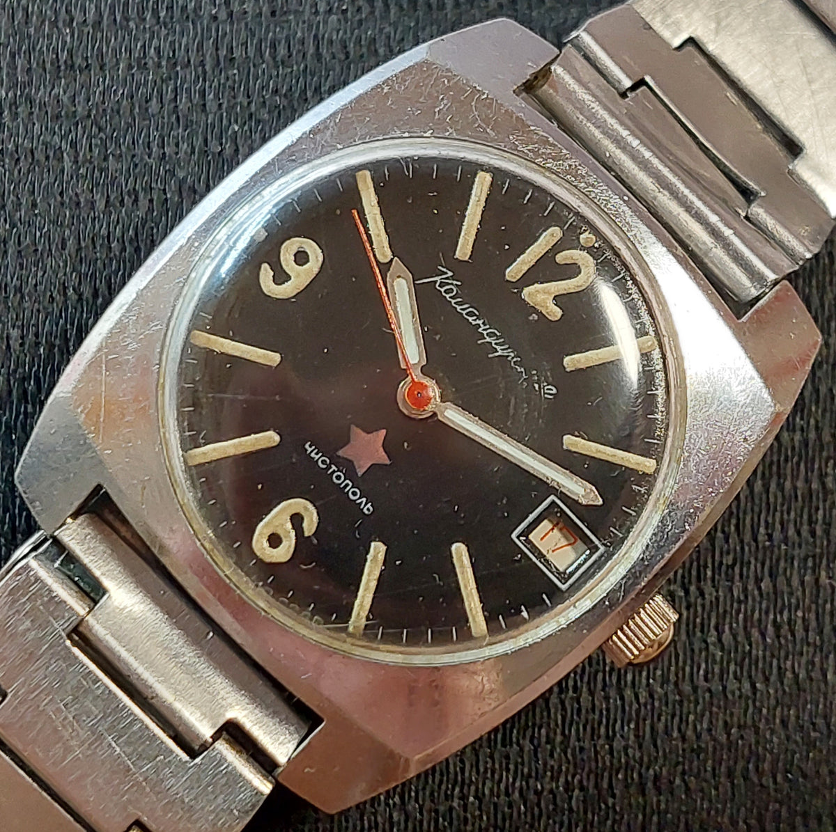 Soviet vintage watch VOSTOK commander mechanical mechanical watch USSR.