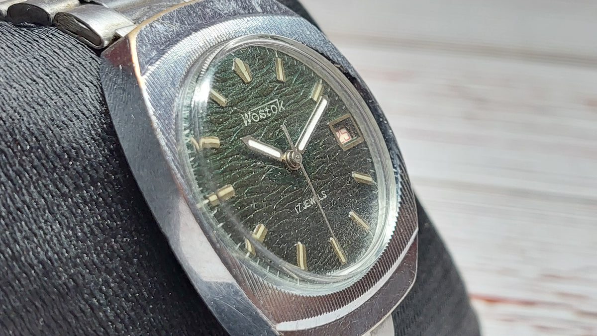 Soviet vintage watches VOSTOK mechanical mechanical watches USSR.