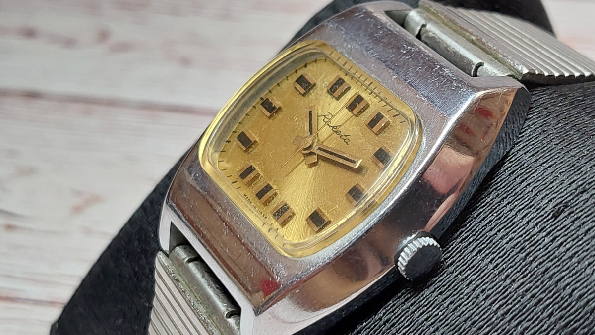 Soviet vintage watch RAKETA mechanical mechanical watch USSR.