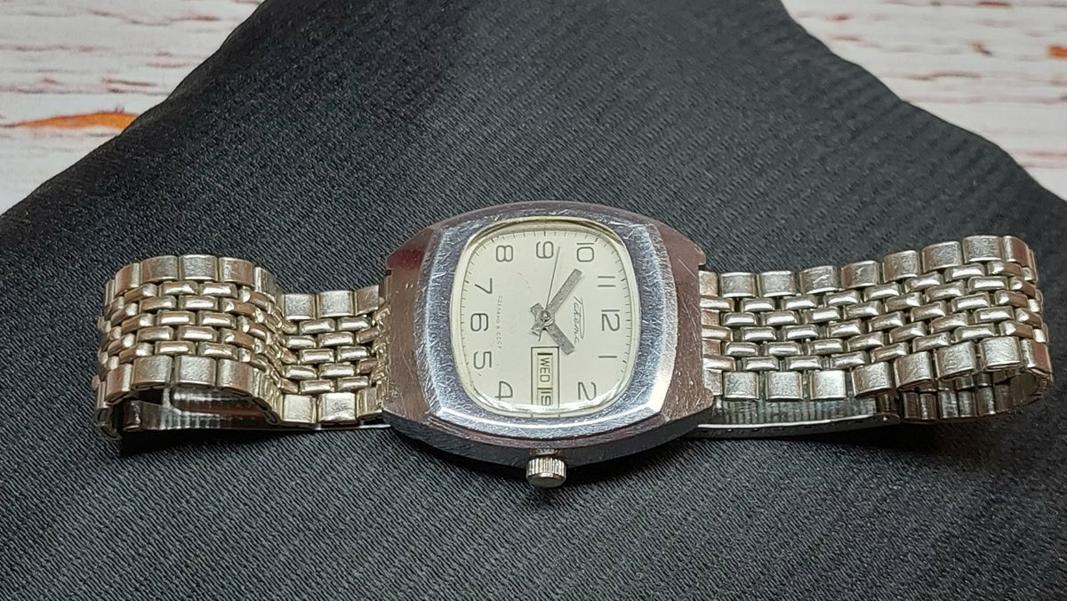 Soviet vintage watch RAKETA mechanical mechanical watch USSR.