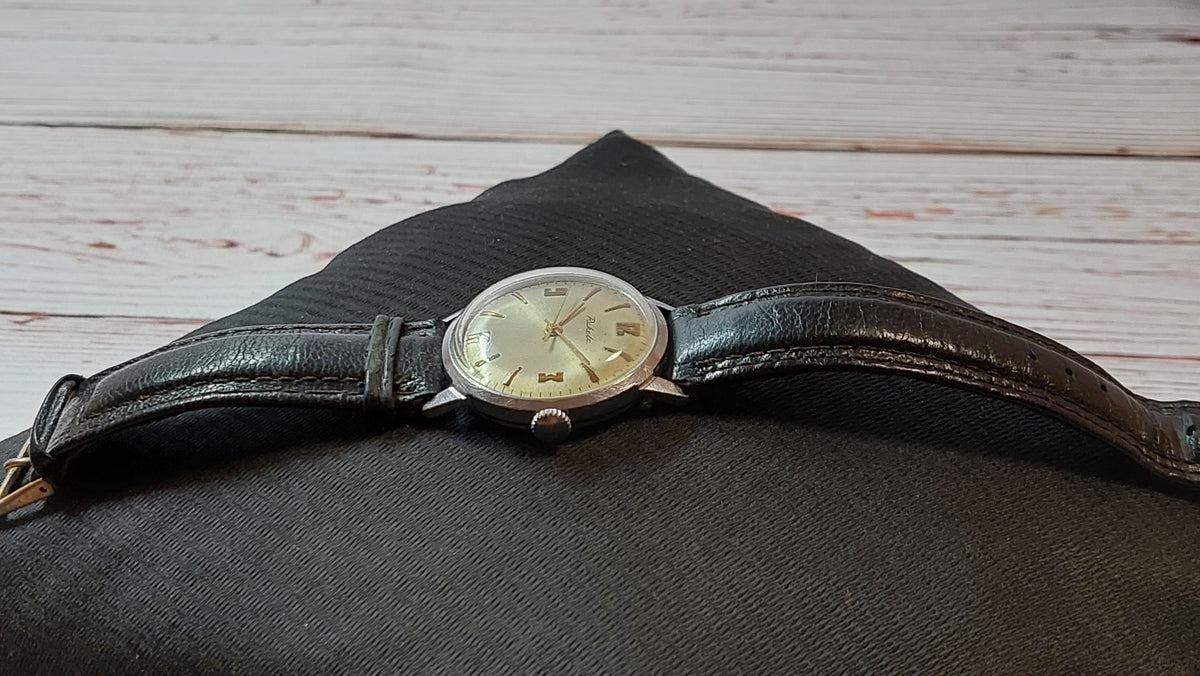 Soviet vintage watch RAKETA mechanical mechanical watch USSR.