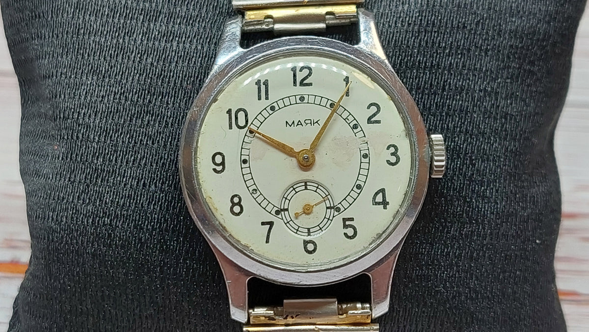 Soviet vintage watch MAYAK mechanical mechanical watch USSR.