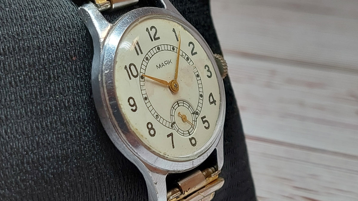 Soviet vintage watch MAYAK mechanical mechanical watch USSR.