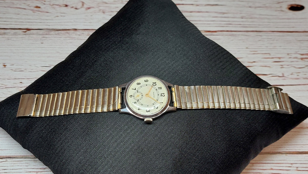 Soviet vintage watch MAYAK mechanical mechanical watch USSR.