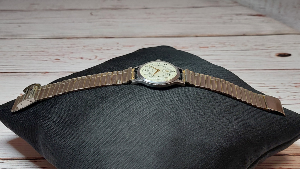 Soviet vintage watch MAYAK mechanical mechanical watch USSR.