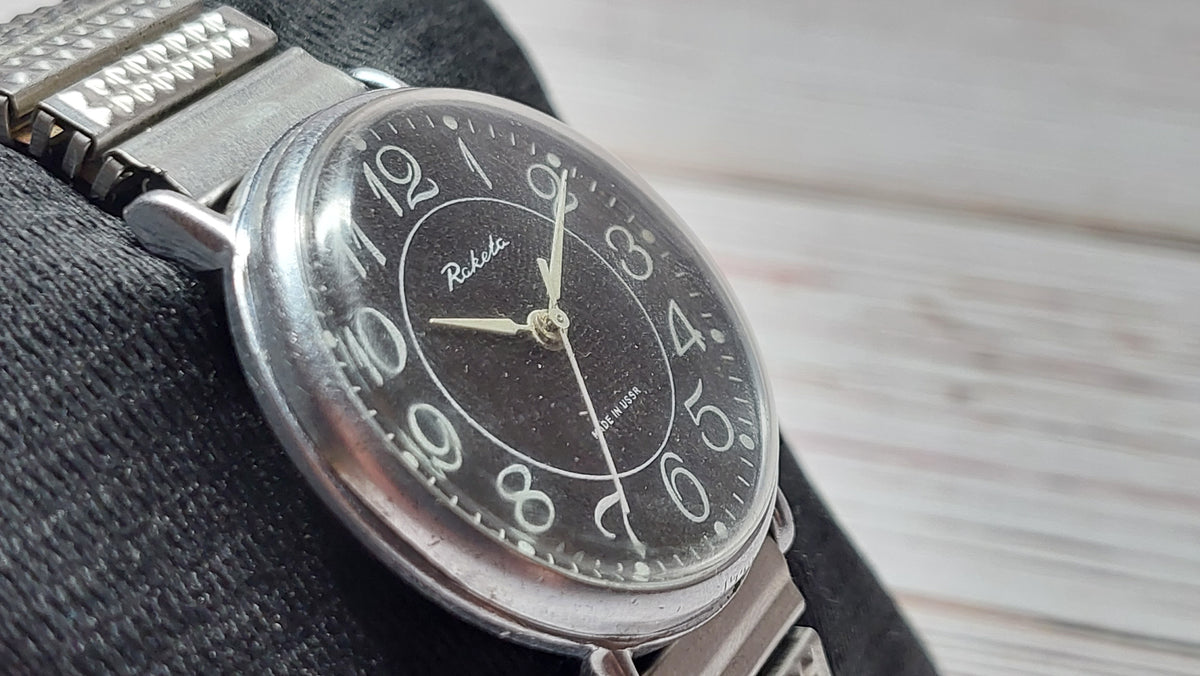 Soviet vintage watch RAKETA mechanical mechanical watch USSR.