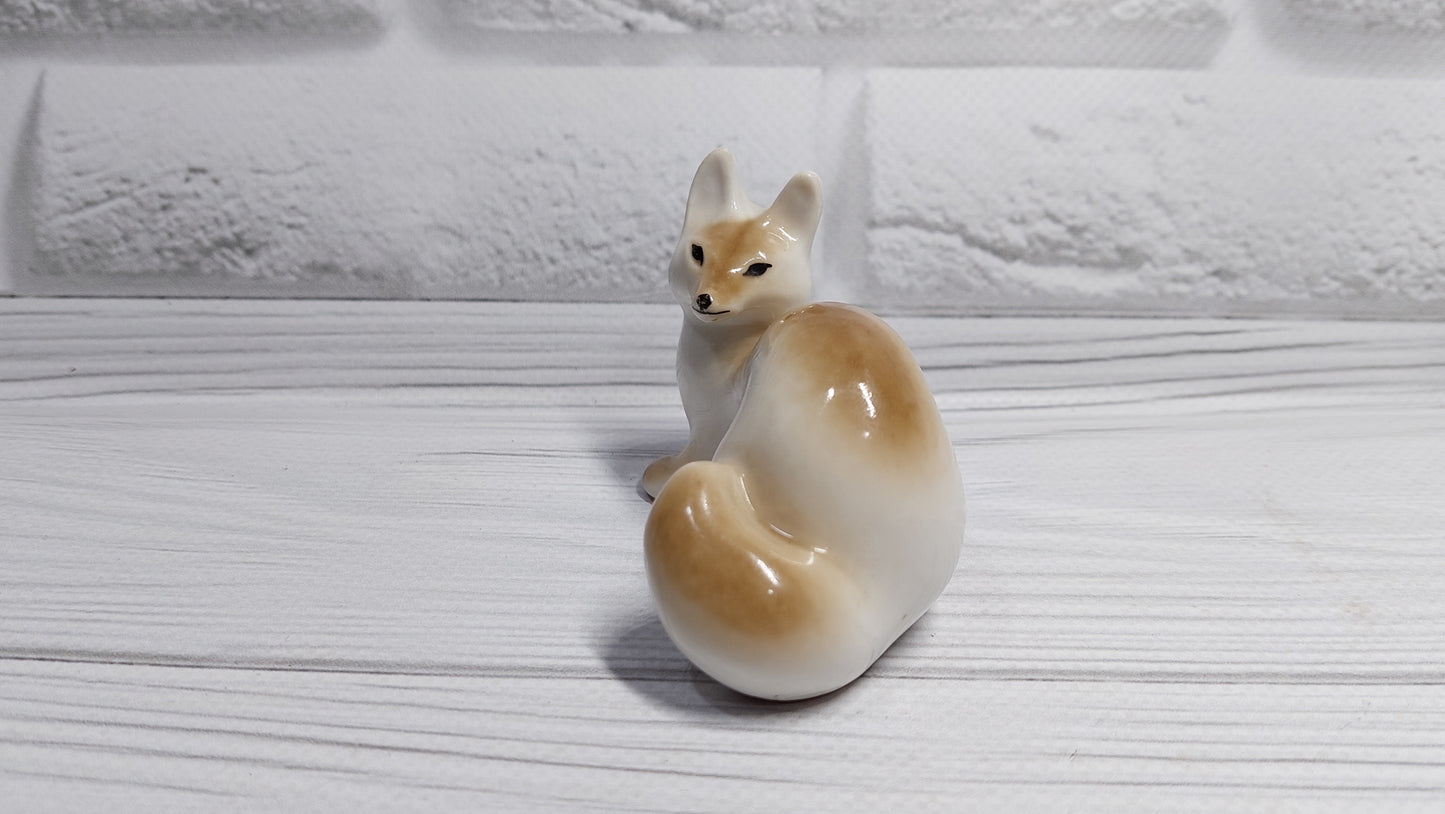 beautiful figurine Sable Lfz porcelain