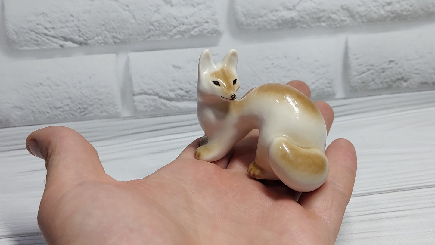 beautiful figurine Sable Lfz porcelain