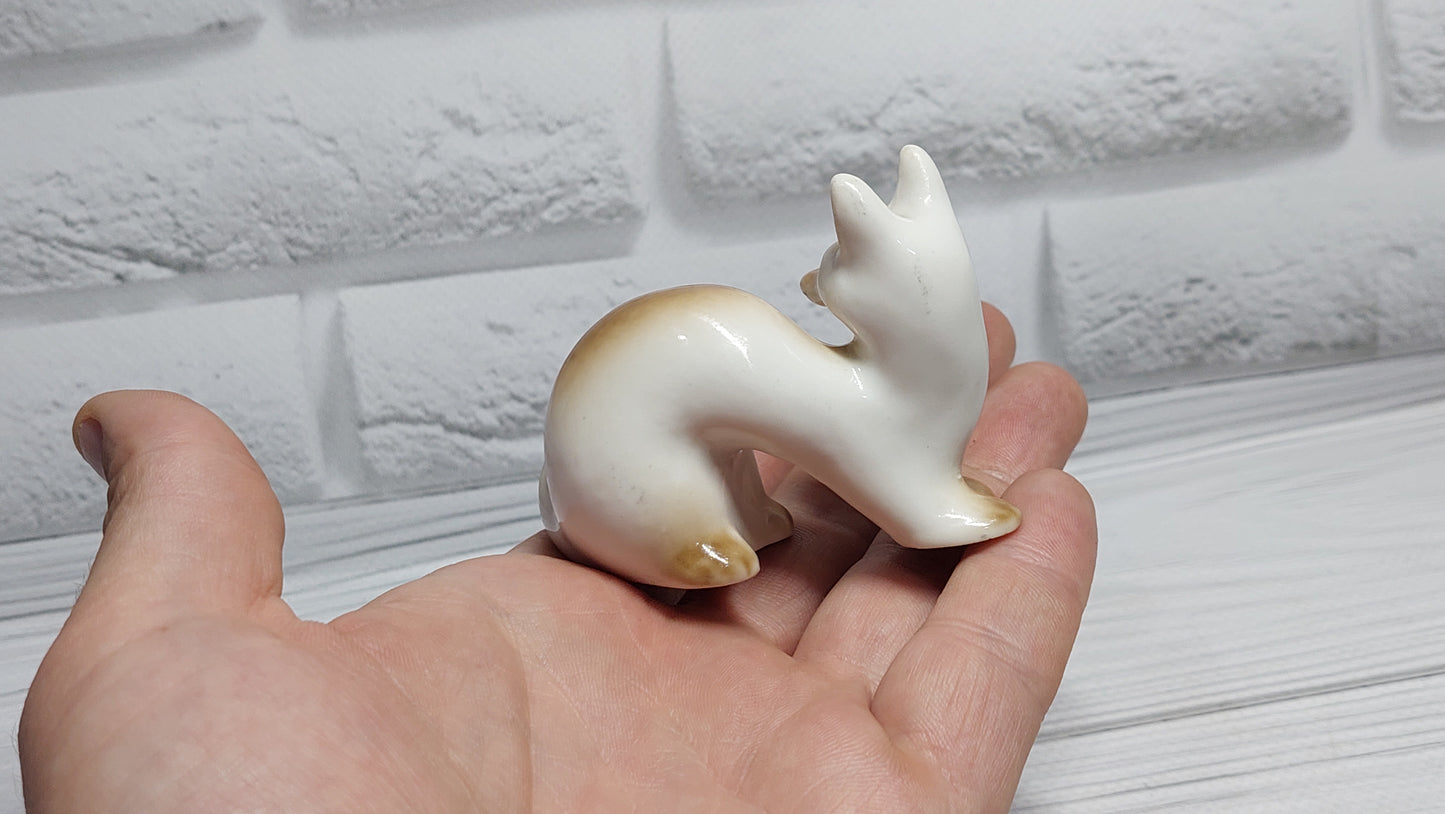 beautiful figurine Sable Lfz porcelain