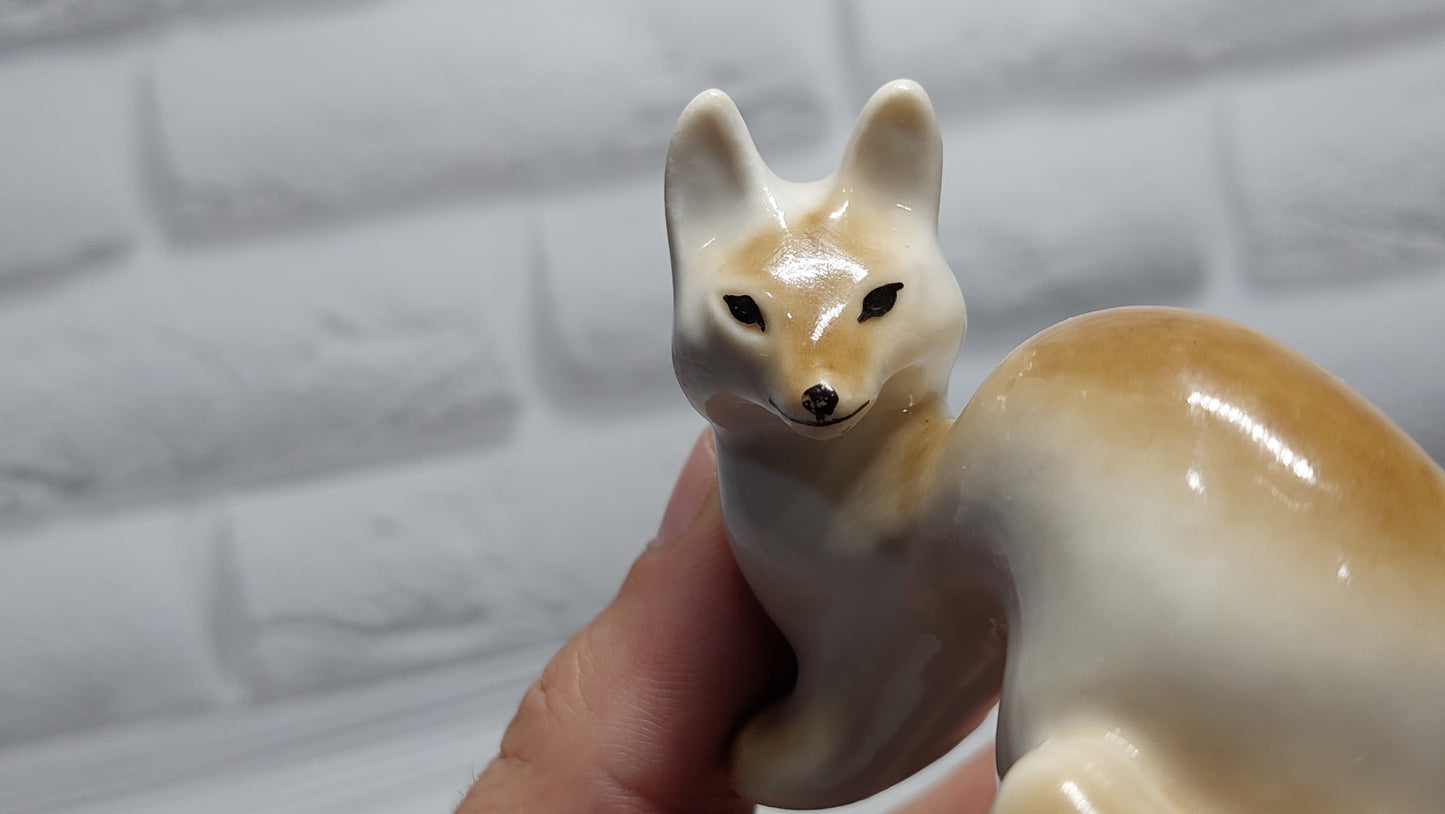 beautiful figurine Sable Lfz porcelain