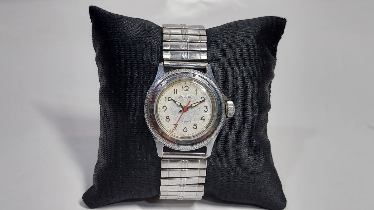 Soviet vintage watches VOSTOK mechanical mechanical watches USSR.