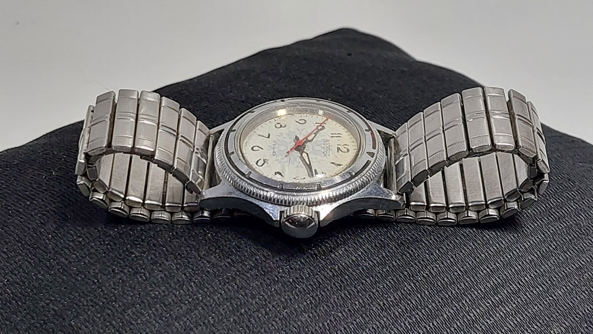 Soviet vintage watches VOSTOK mechanical mechanical watches USSR.