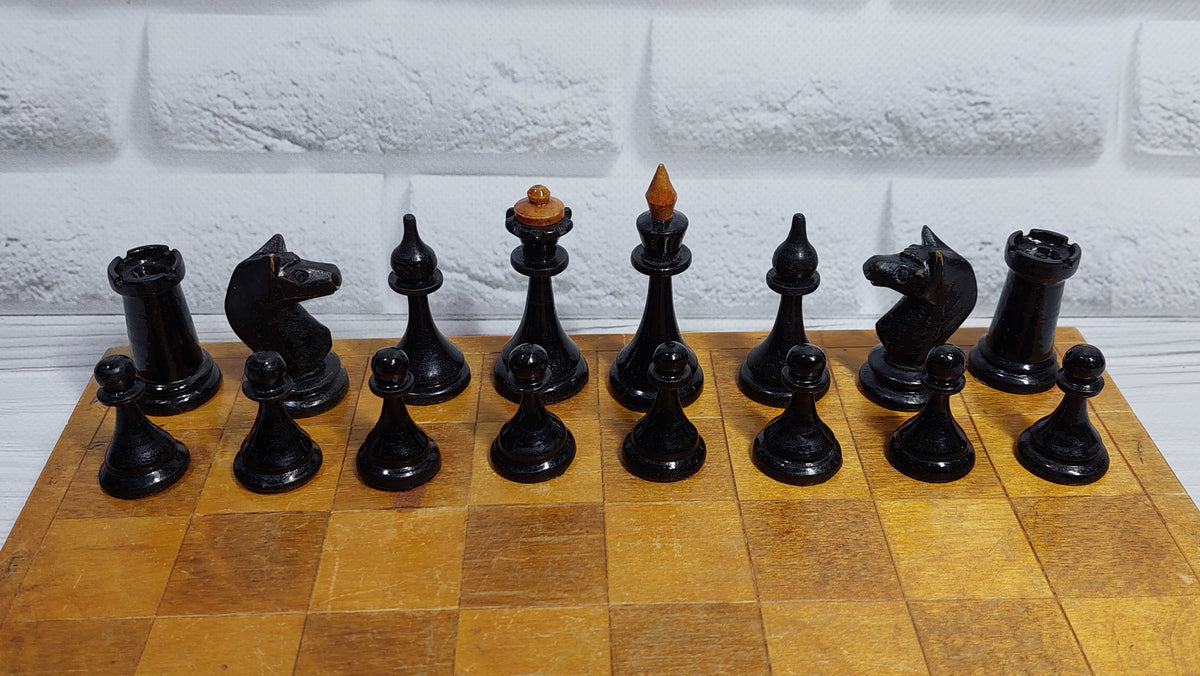 Beautiful authentic classic soviet wooden medium chess set, russian usa, vintage 1959.