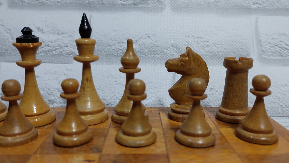 Beautiful authentic classic soviet wooden medium chess set, russian usa, vintage 1959.