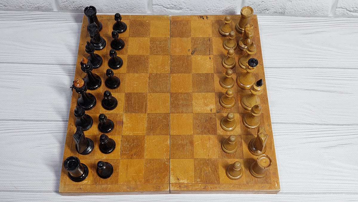 Beautiful authentic classic soviet wooden medium chess set, russian usa, vintage 1959.