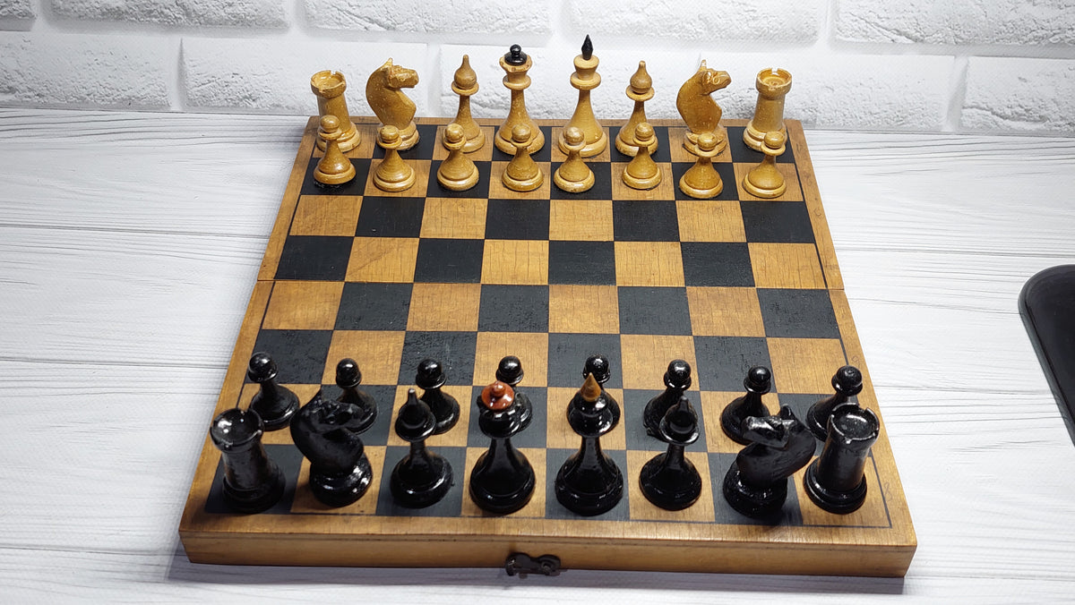 Beautiful authentic classic soviet wooden medium chess set, russian usa, vintage 1960