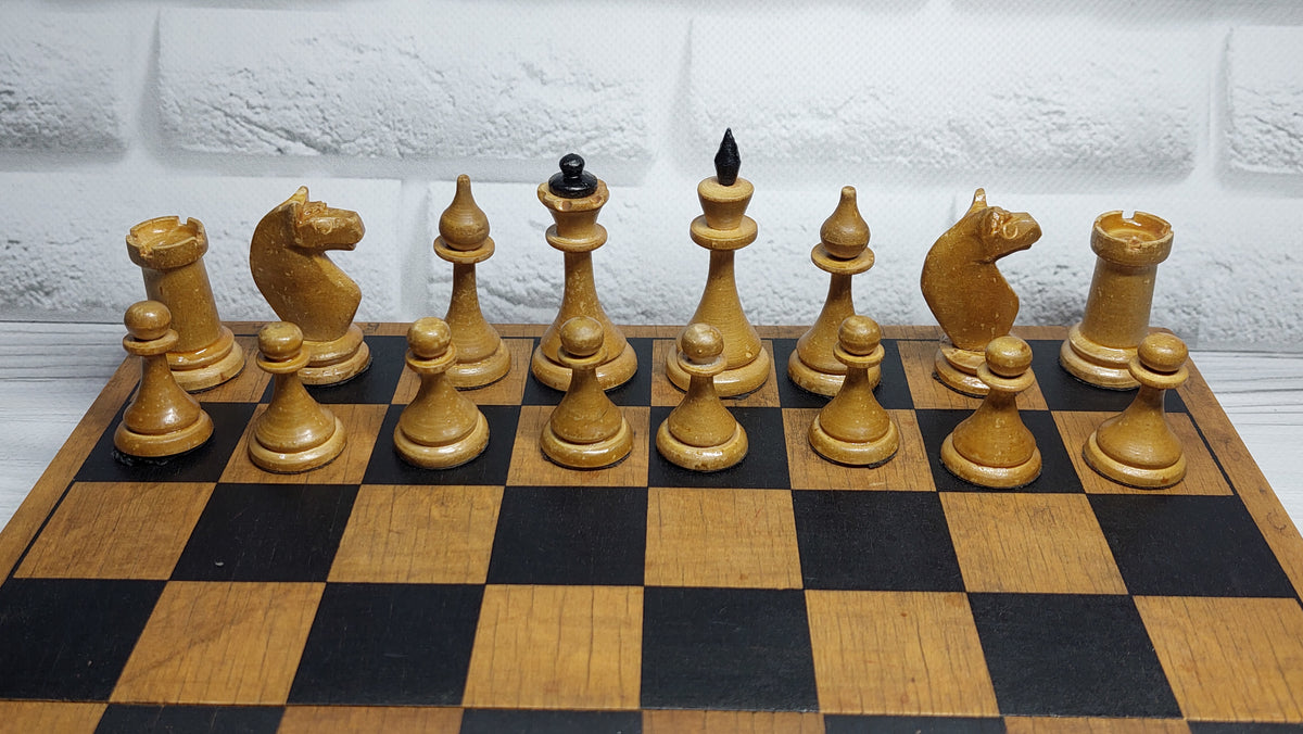 Beautiful authentic classic soviet wooden medium chess set, russian usa, vintage 1960