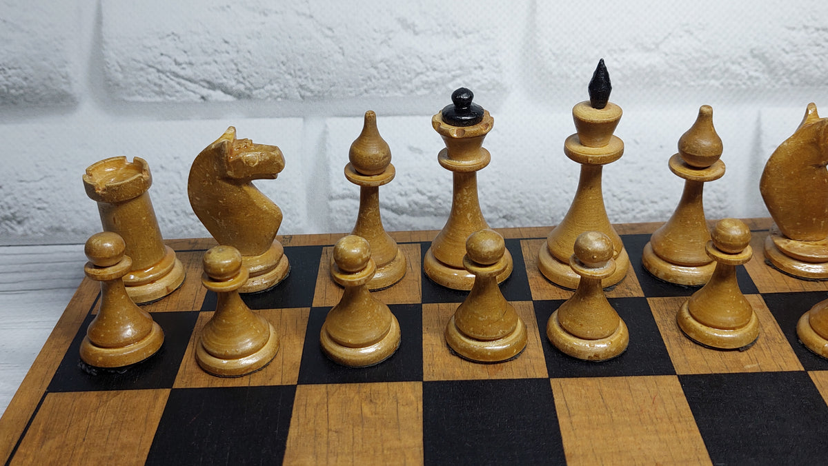 Beautiful authentic classic soviet wooden medium chess set, russian usa, vintage 1960