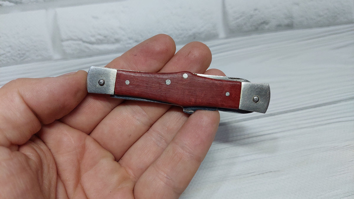 Road scissors Metallist Kharkov folding scissors made in the USSR.