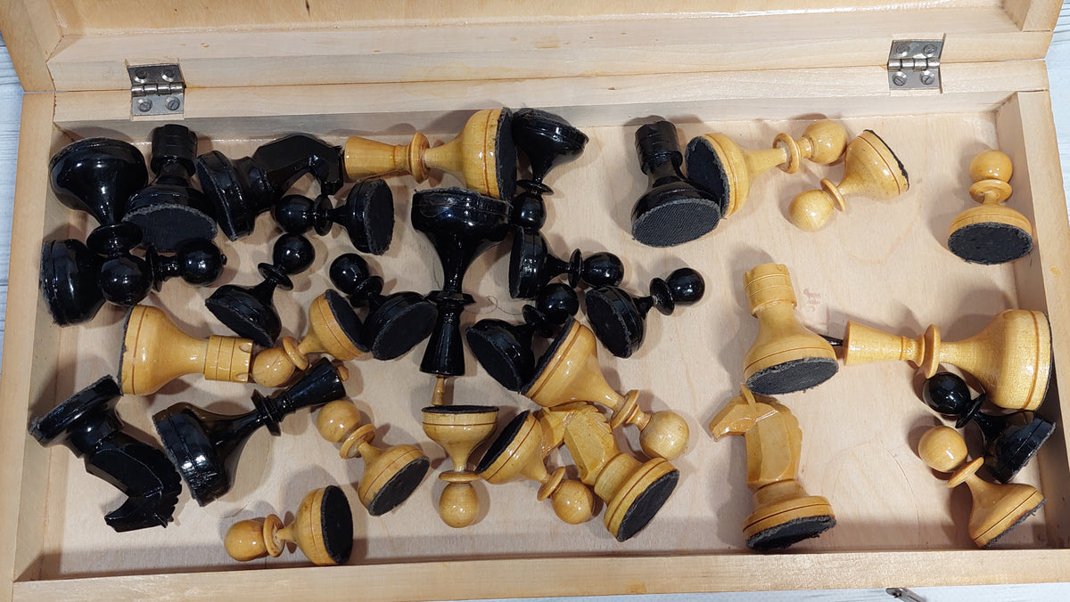 Soviet chess Valdai. Chess pieces in very good condition. Excellent gift for men, chess lovers and collectors!