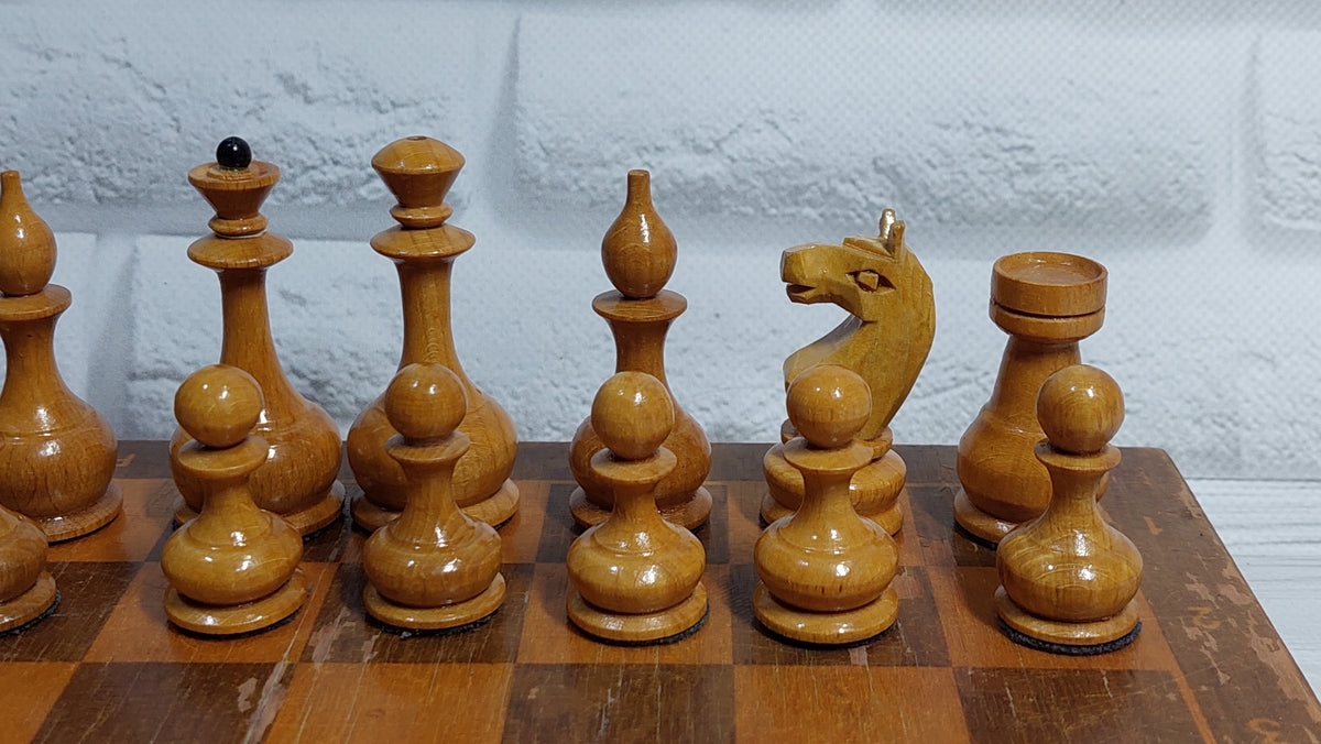 Beautiful authentic classic soviet wooden medium chess set, russian usa, vintage 1950.
