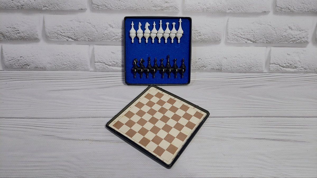 Travel magnetic chess USSR