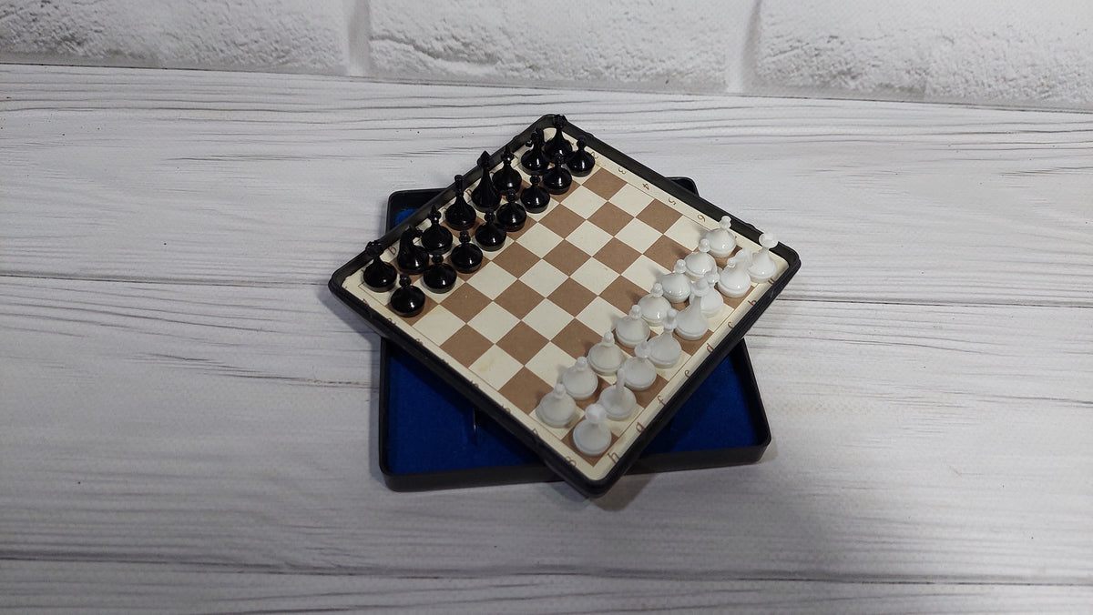 Travel magnetic chess USSR
