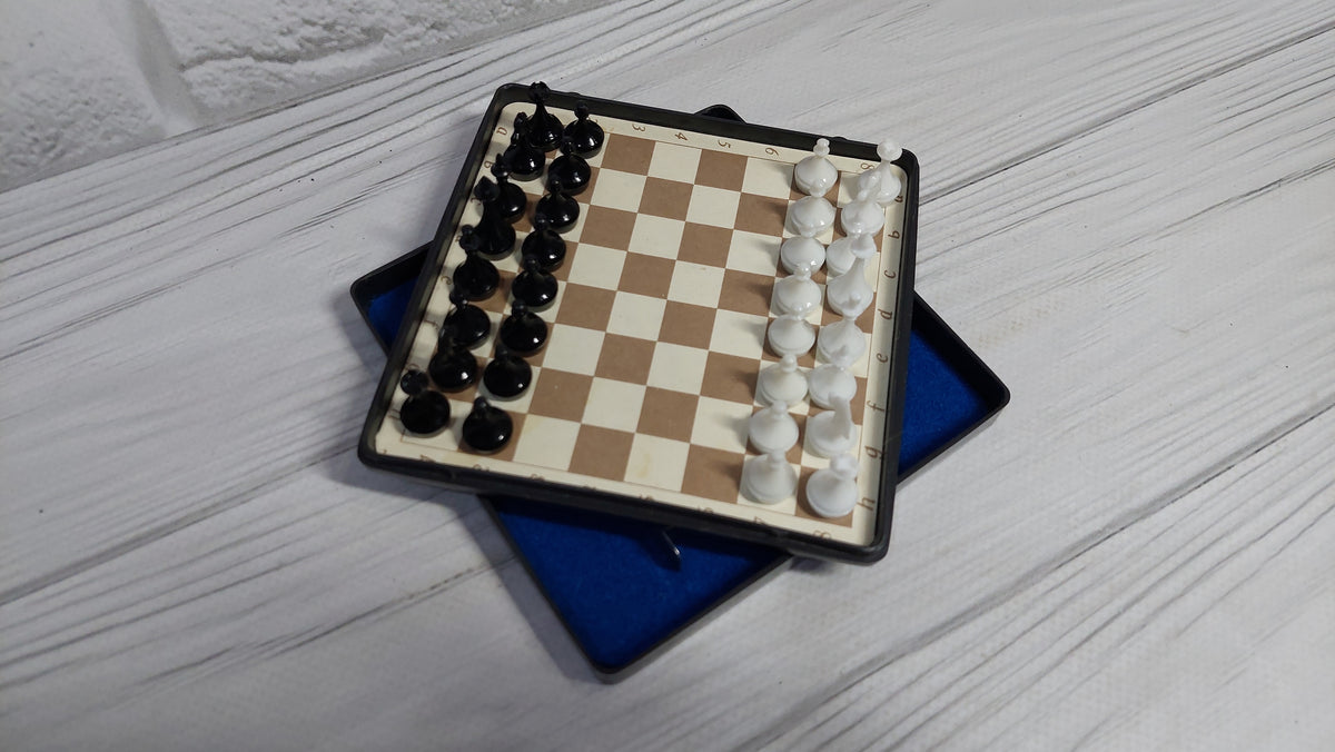 Travel magnetic chess USSR