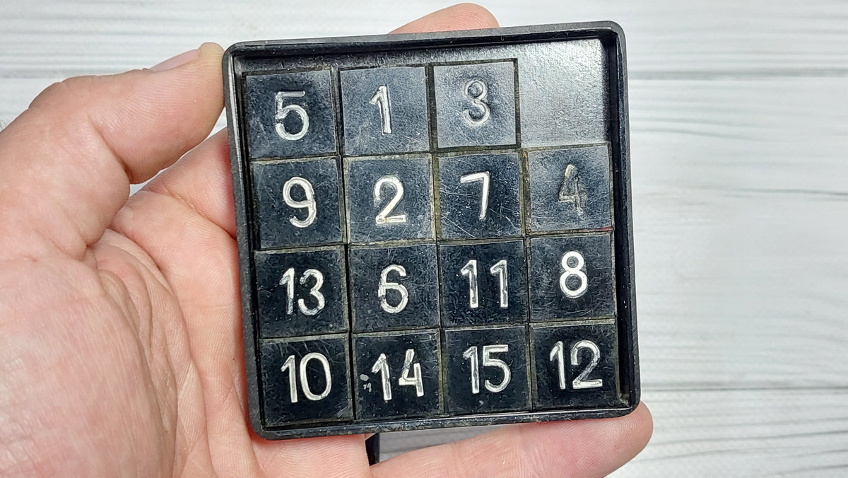 Vintage puzzle game, game 15, game logic