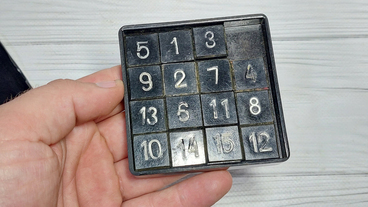 Vintage puzzle game, game 15, game logic