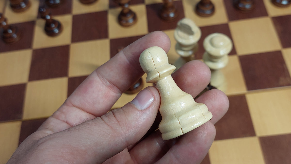 Wooden chess set from the 90s in very good condition. Large chess pieces. A great gift for men, chess lovers and collectors!