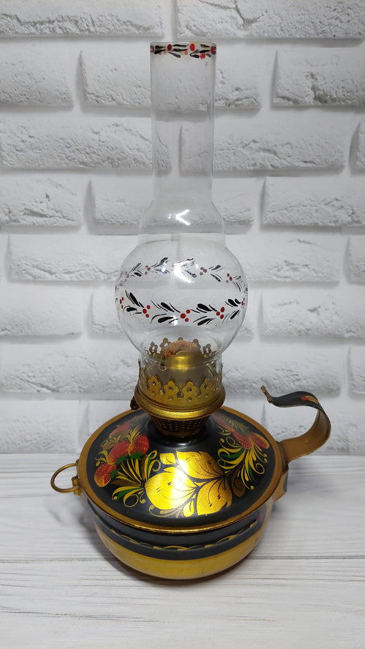 Oil lamp, painted Soviet lamp, souvenir new lamp from the 1980s.