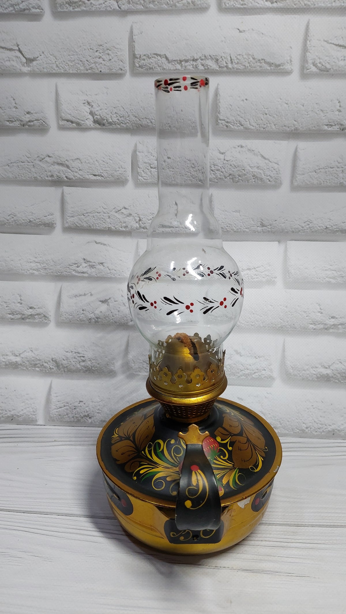 Oil lamp, painted Soviet lamp, souvenir new lamp from the 1980s.