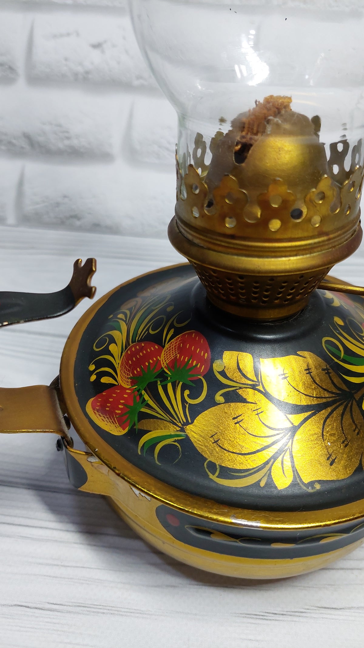 Oil lamp, painted Soviet lamp, souvenir new lamp from the 1980s.