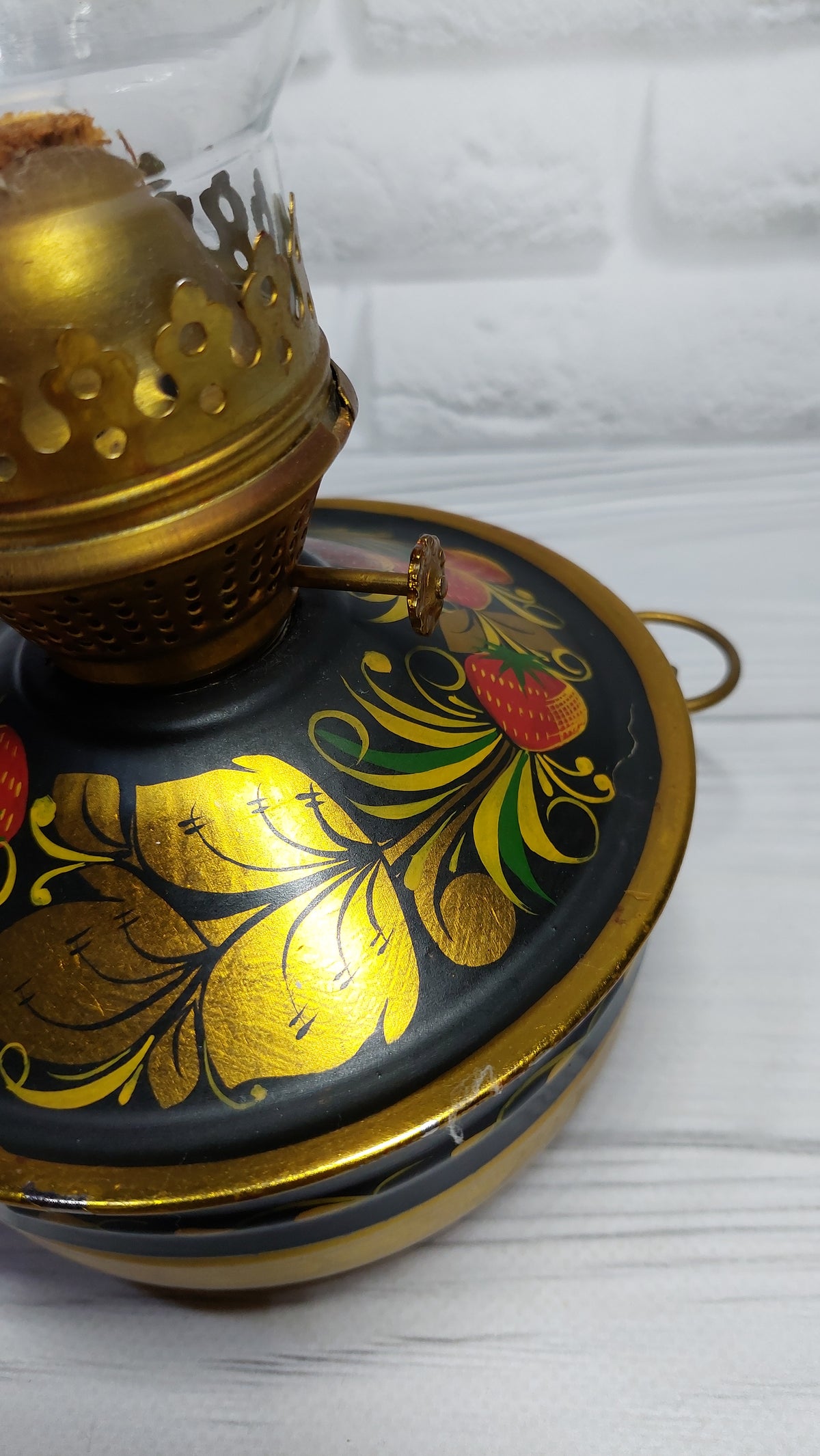 Oil lamp, painted Soviet lamp, souvenir new lamp from the 1980s.