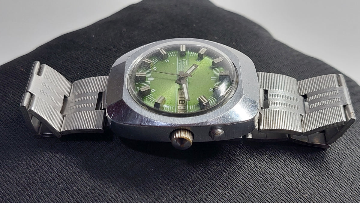 Soviet antique watch "SLAVA" Mechanical watch automatic winding, Mechanical watch USSR with automatic winding.