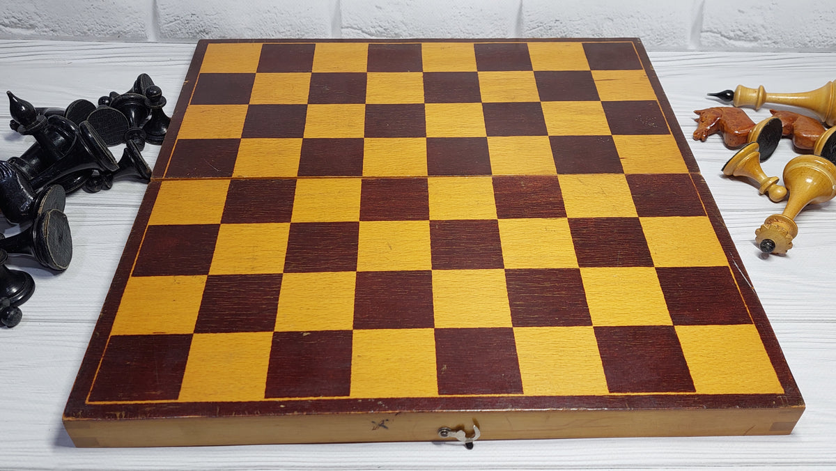 Rare chess, chess of the fifties, wooden chess of the USSR. Rare set from the past. Chess in very good condition.