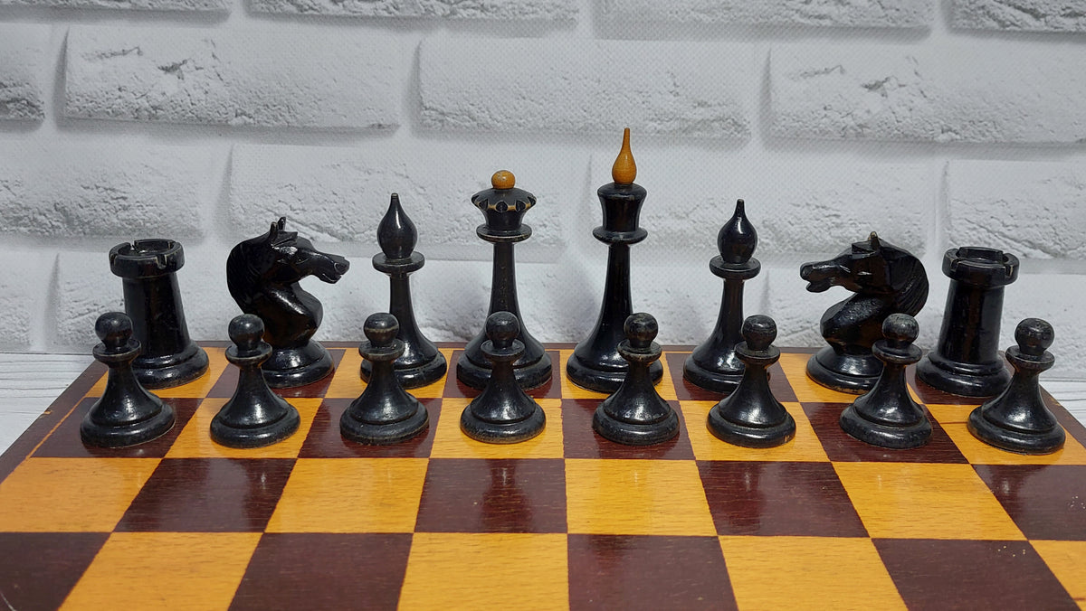 Rare chess, chess of the fifties, wooden chess of the USSR. Rare set from the past. Chess in very good condition.