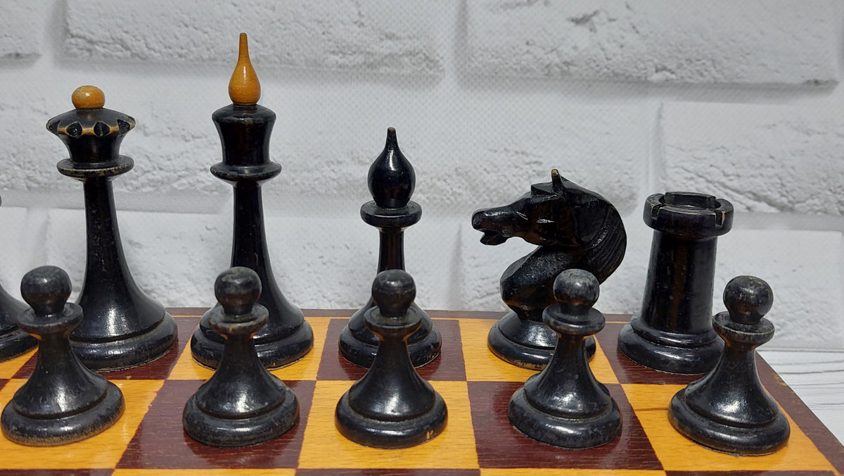 Rare chess, chess of the fifties, wooden chess of the USSR. Rare set from the past. Chess in very good condition.