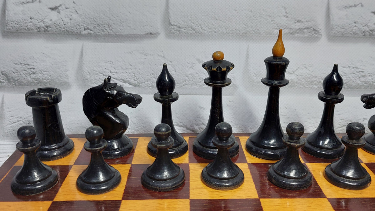 Rare chess, chess of the fifties, wooden chess of the USSR. Rare set from the past. Chess in very good condition.