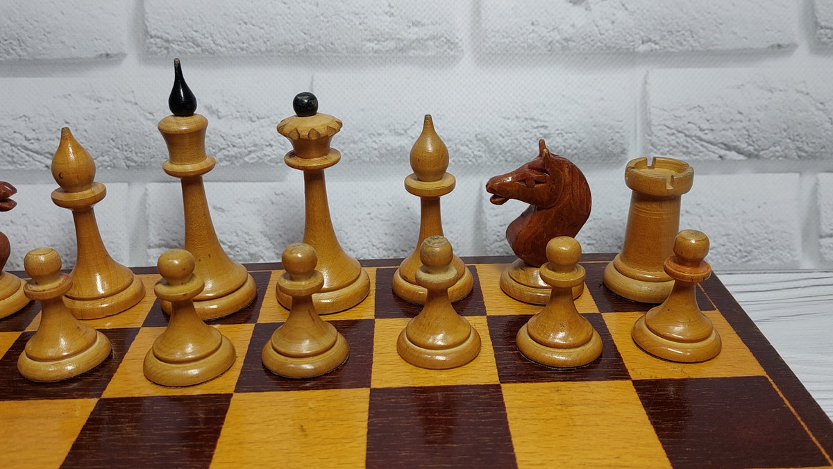 Rare chess, chess of the fifties, wooden chess of the USSR. Rare set from the past. Chess in very good condition.
